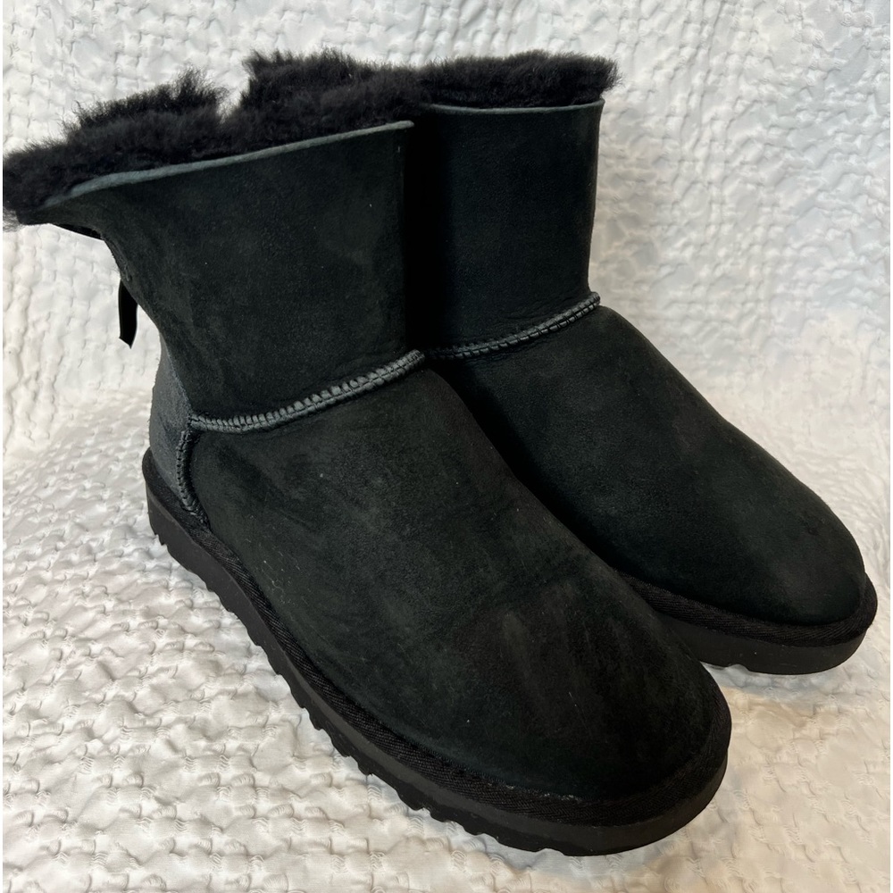 UGG Bailey Bow Black Boots size 8 (see size description below)